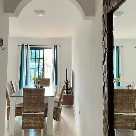 Casa La Ola - Idylle Am Meer, Holiday home La Lajita